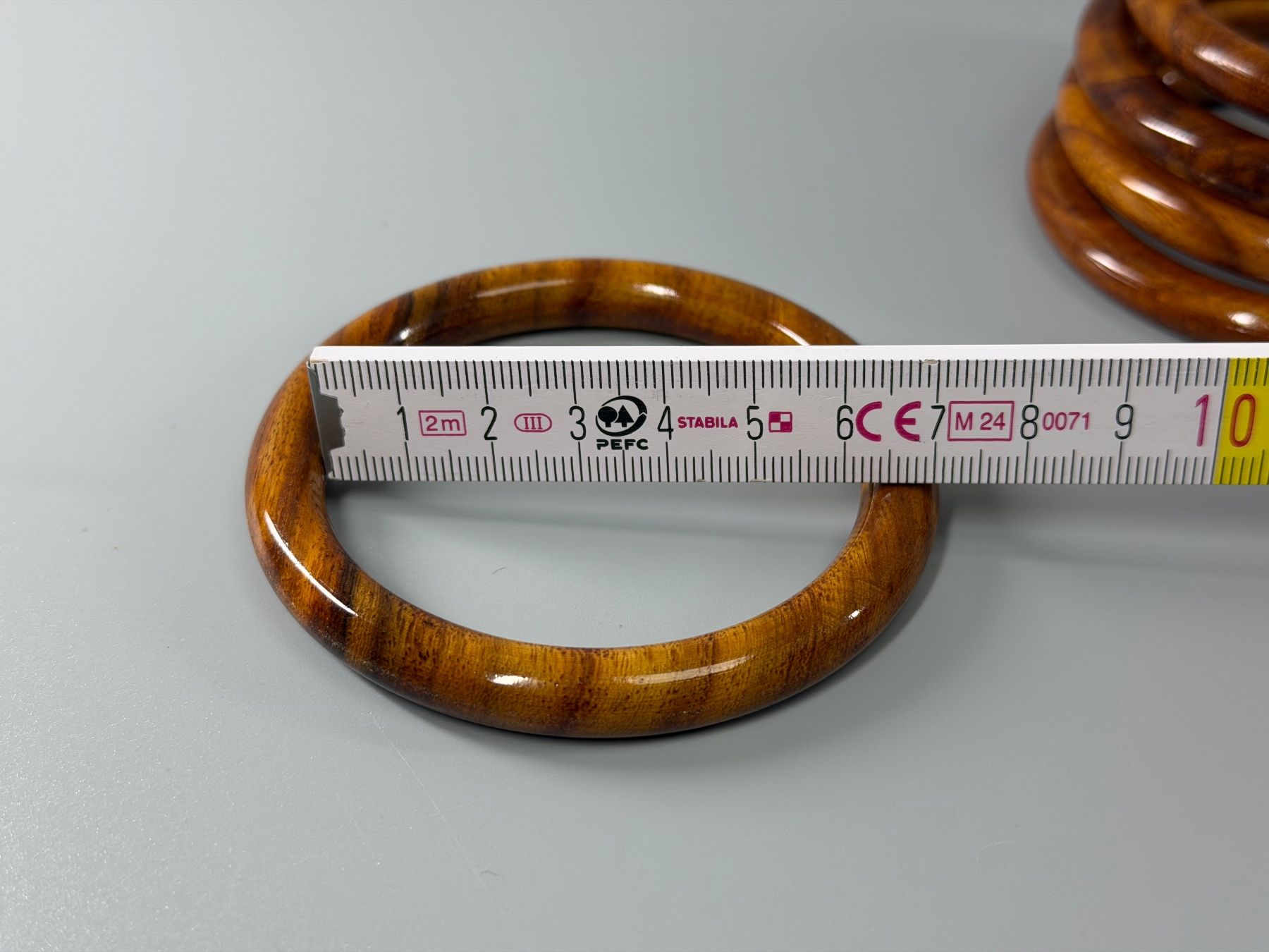 Bracciali & Braccialetti: Holz Armreifen Set, 5 Stück – Usato da Sennhof venduto da Johnbest 4