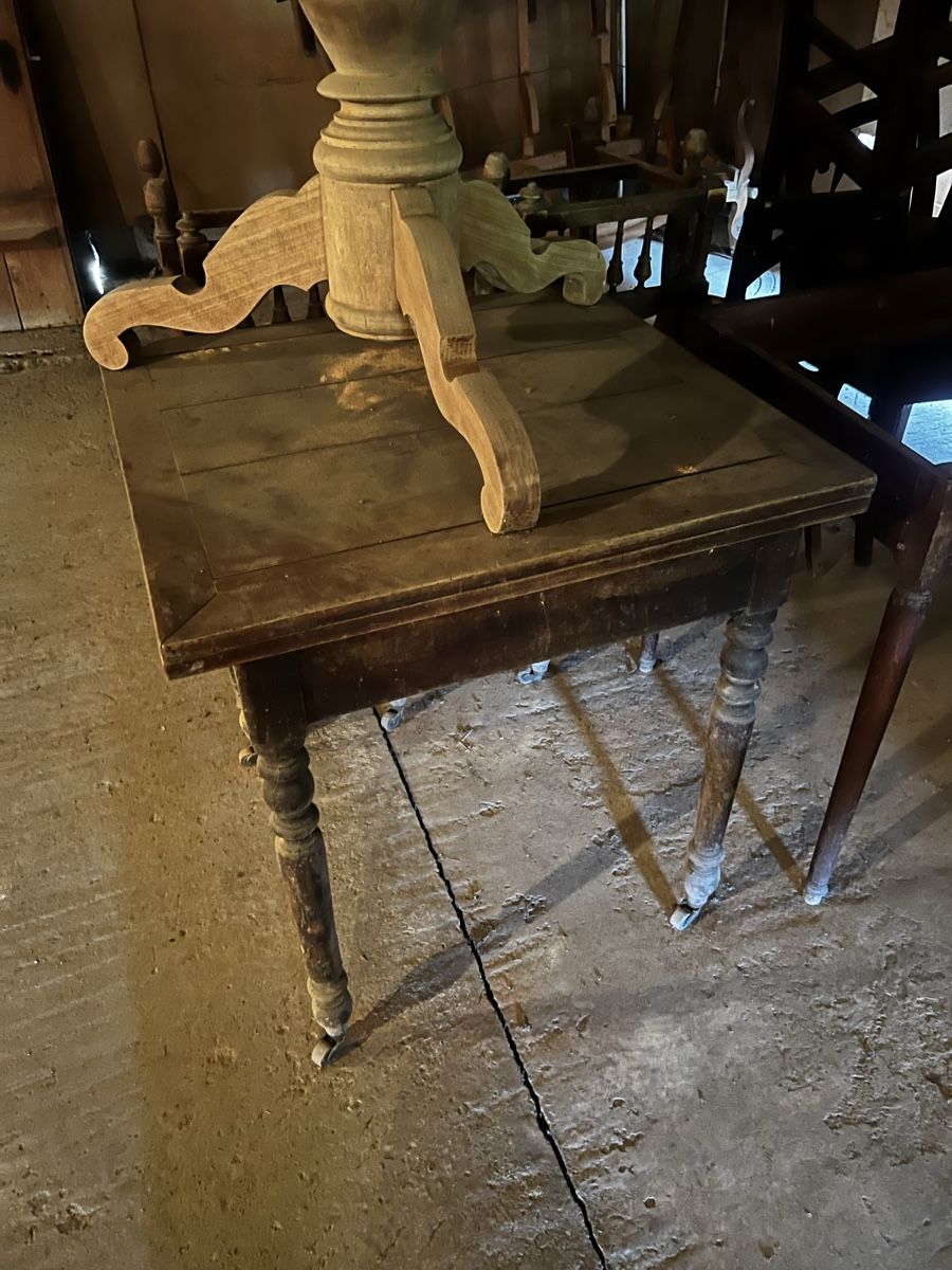 Tables: Tisch Antik – D'occasion à Ueberstorf par lorena... 1
