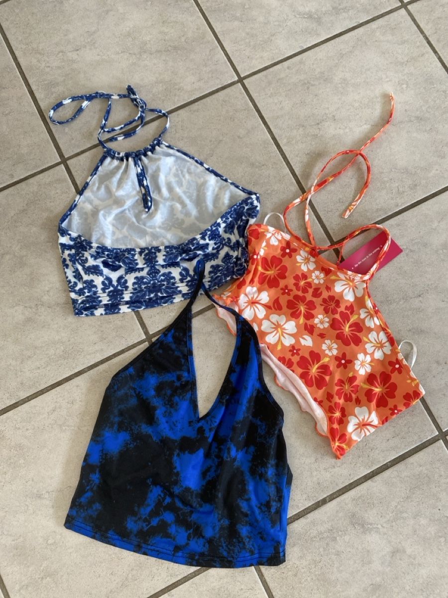 Shein Lotti di vestiti: 3 Damen Tops Blumenmuster Batik Grösse M – Nuovo (secondo la descrizione) da Glattfelden venduto da Mara050 2