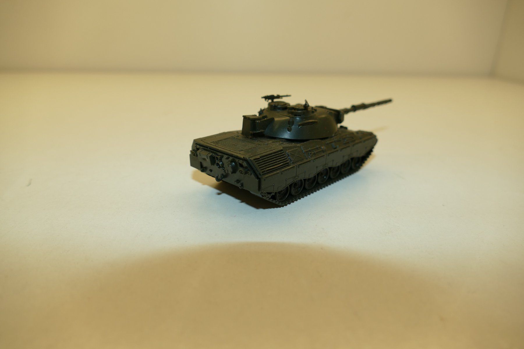 Roco Modellini di ferrovie: Roco Minitanks H0: Bundeswehr Kampfpanzer Leopard – Nuovo (secondo la descrizione) da Niederhasli venduto da rail-duerst 4