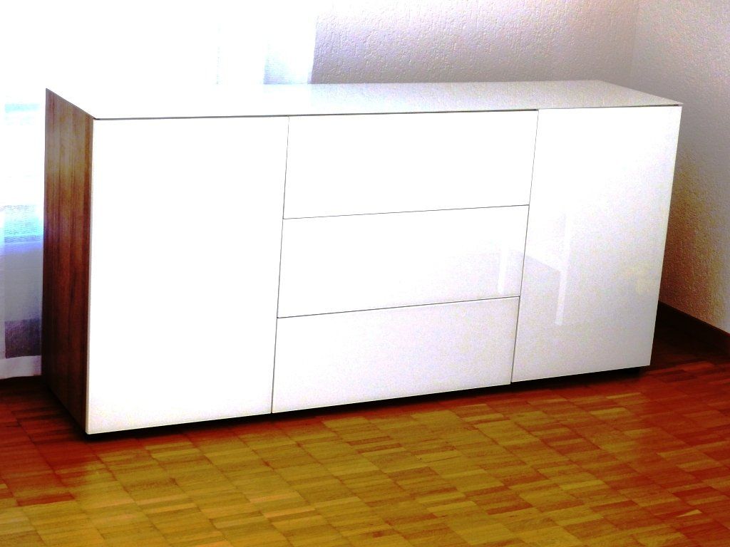 Micasa Cassettiere: KIM Sideboard mit Glasoberfläche – Nuovo (secondo la descrizione) da Jona venduto da LWF01 1