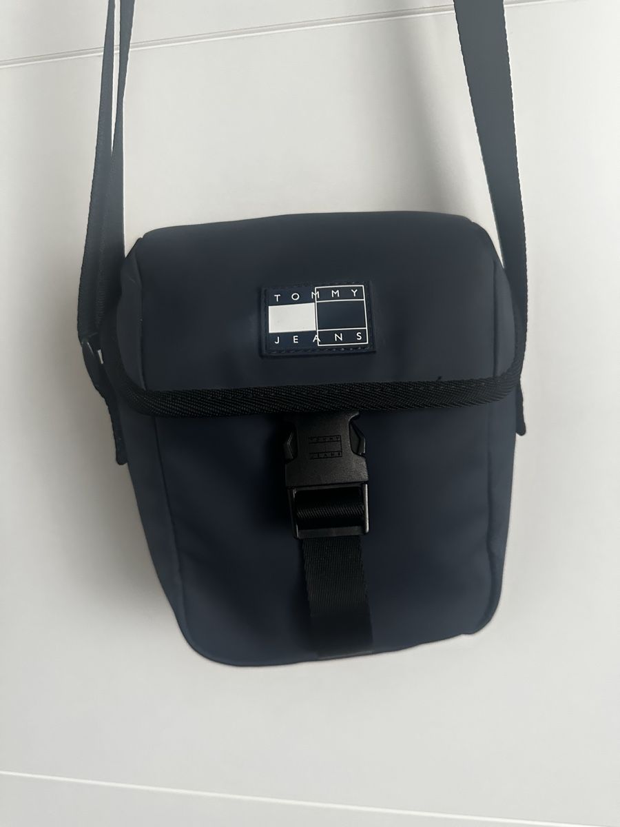 Tommy Hilfiger Borse: Tommy Jeans Umhängetasche – Usato da Neuenkirch venduto da kiri2006 2