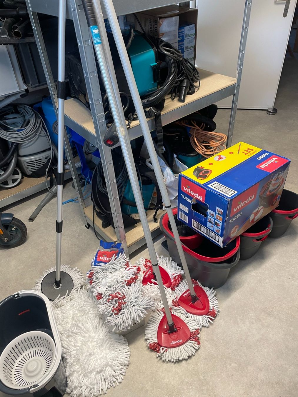 Altro per la casa: 5x Bodenwischsystem: 4x Vileda + 1x weiters – Usato da Zürich venduto da R_Maeder 2