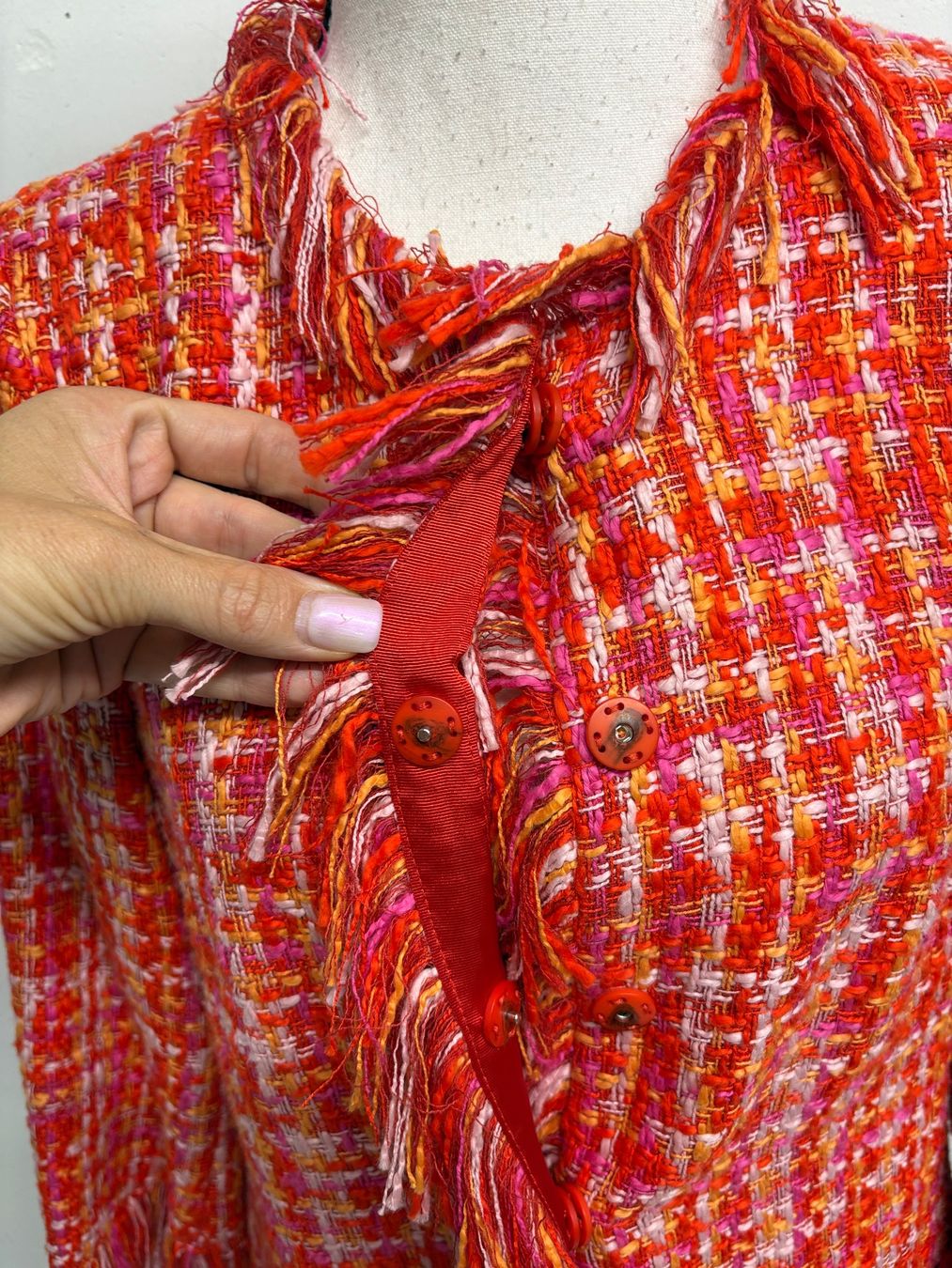 Giacche: NVSCO leichte Tweed Jacke mit Fransen rot 34 Kurzmantel – Nuovo (secondo la descrizione) da Regensdorf venduto da secondchancefashion 1