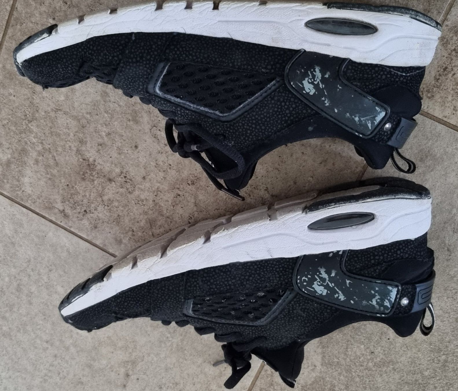Scarpe da uomo: Freizeit Turnschuh gr.40 – Usato da Grossdietwil venduto da GNOM313