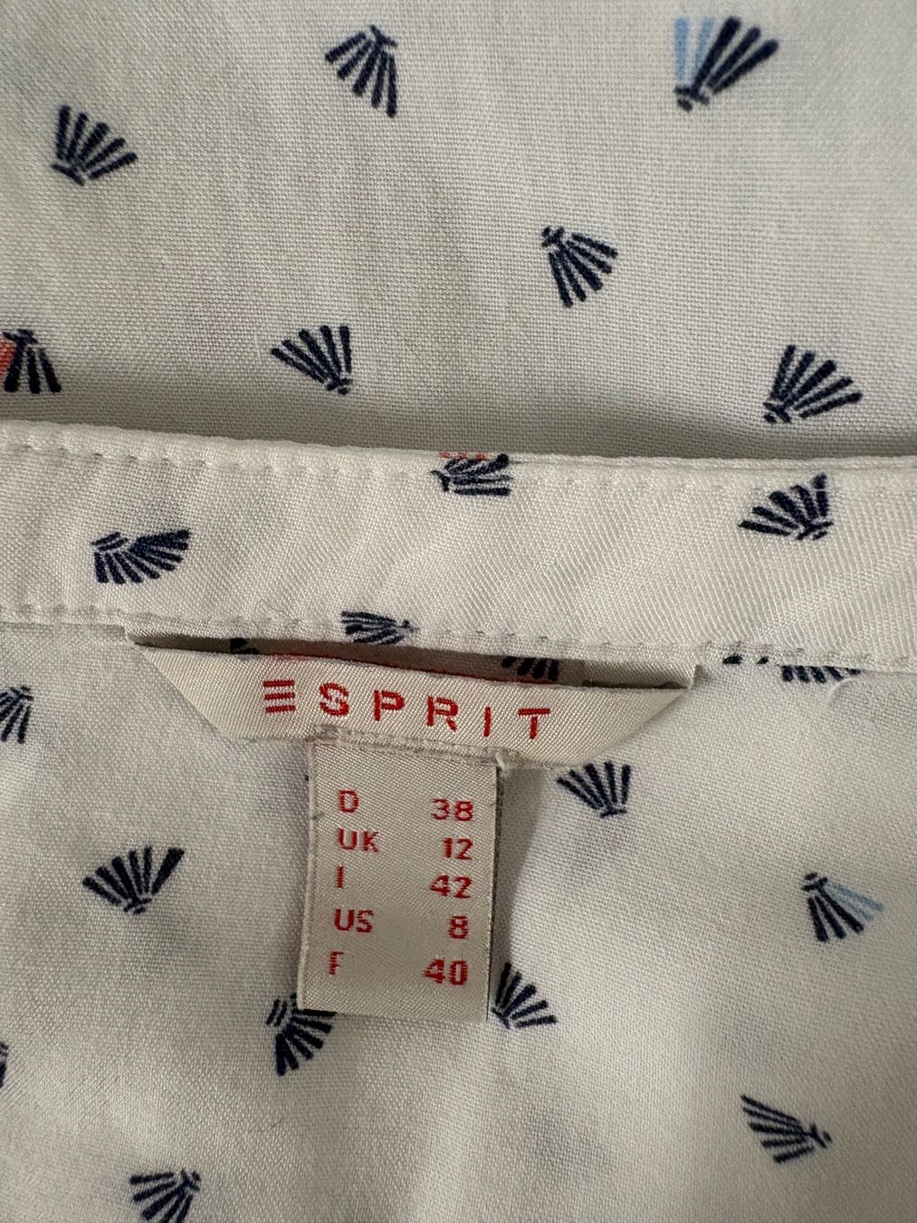 Esprit Camicette: Esprit Bluse 38 Weiss mit Muster Viskose leicht – Nuovo (secondo la descrizione) da Regensdorf venduto da secondchancefashion 4