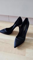 Gianvito Rossi Pumpe Schwarz Grösse 39.5 mit Schmuck