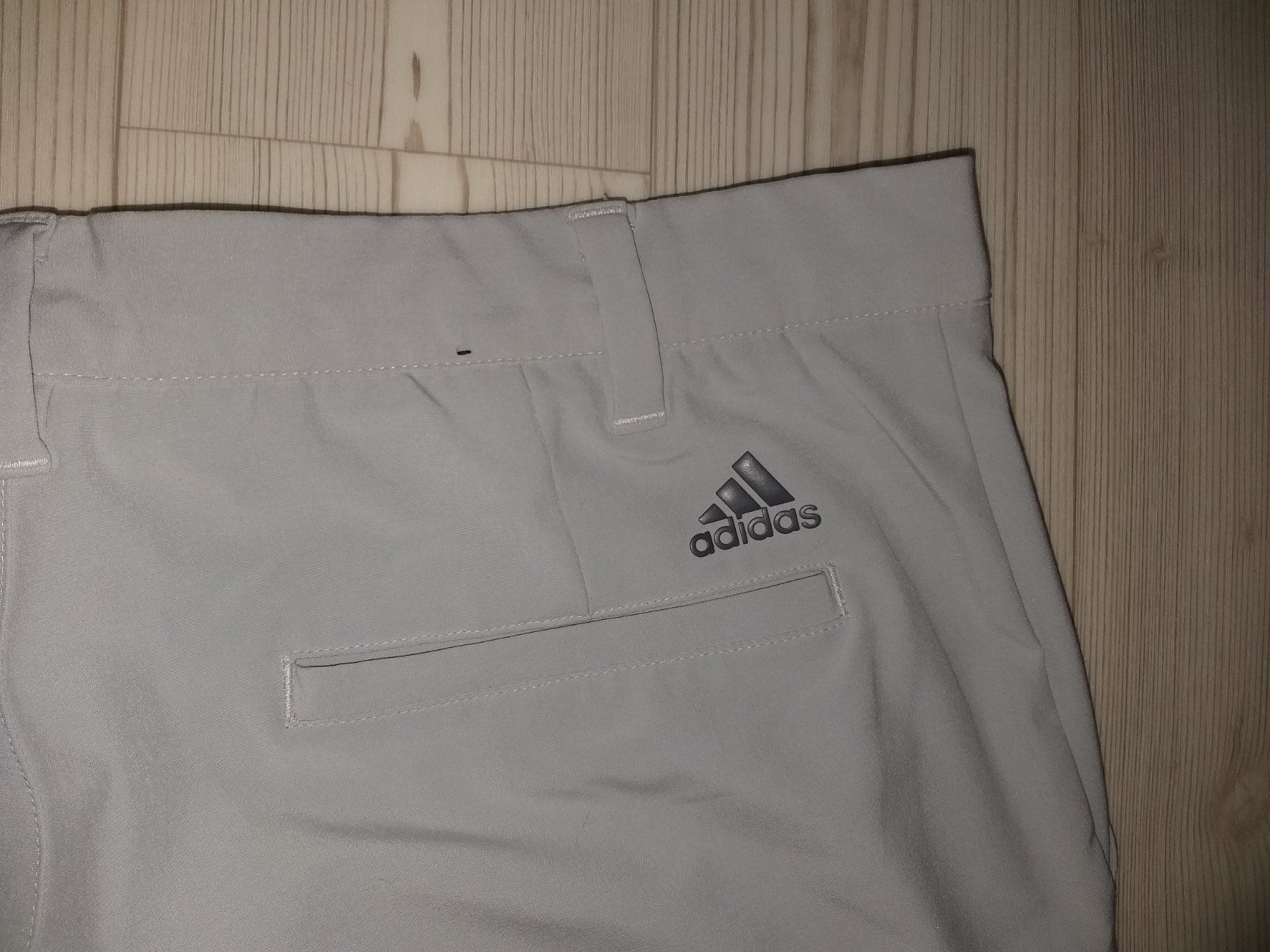 Adidas Pantalons: Short ADIDAS  Taille / Grosse 48 CH ( M) – D'occasion à Cossonay-ville par Super-Price-Quality 5