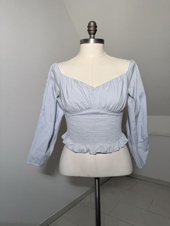 Damen Bluse hellblau gesmokt mit langen Armen Grösse S
