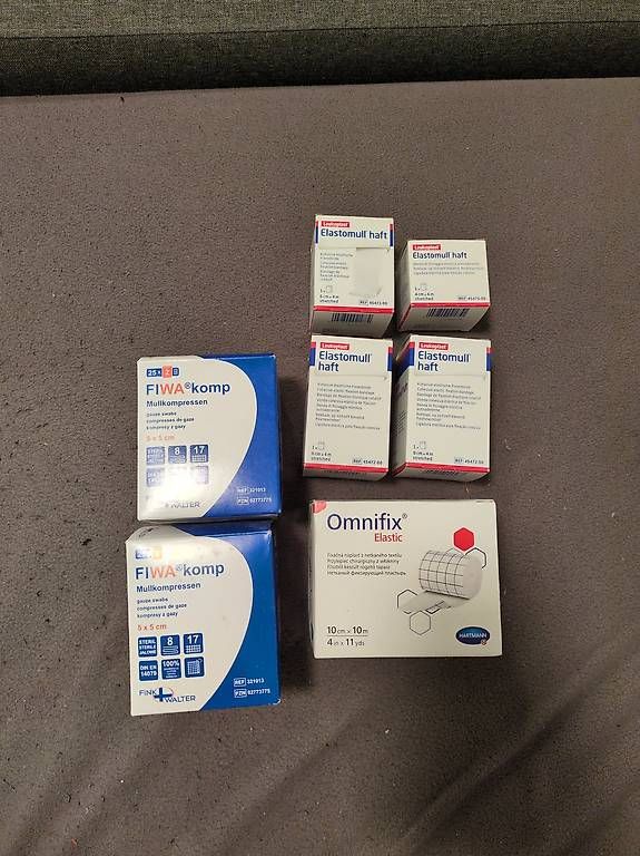 Kit di pronto soccorso: Verbandsmaterial – Nuovo (secondo la descrizione) da Schlieren venduto da Conex7000