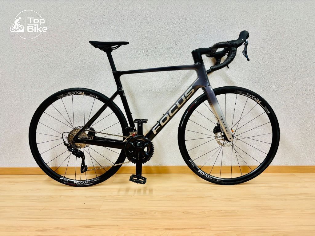 Focus Biciclette: NEW 2026 Focus Izalco Max 8.7 L – Nuovo e nell'imballaggio originale da Stallikon venduto da TopBikeCH