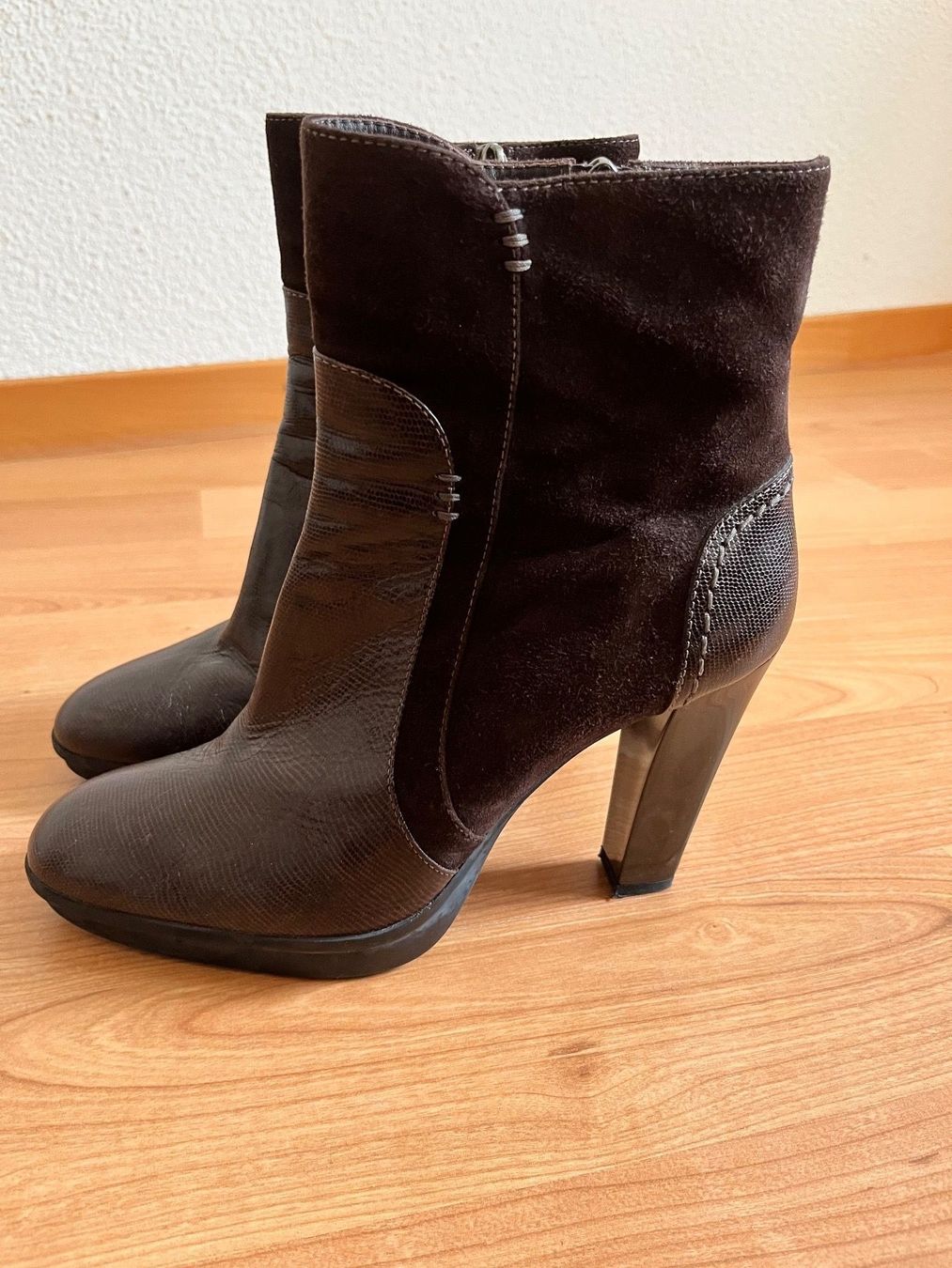 Tod'S Scarpe da donna: Tod‘s Stiefeletten – Usato da Schaffhausen venduto da nin_sln2