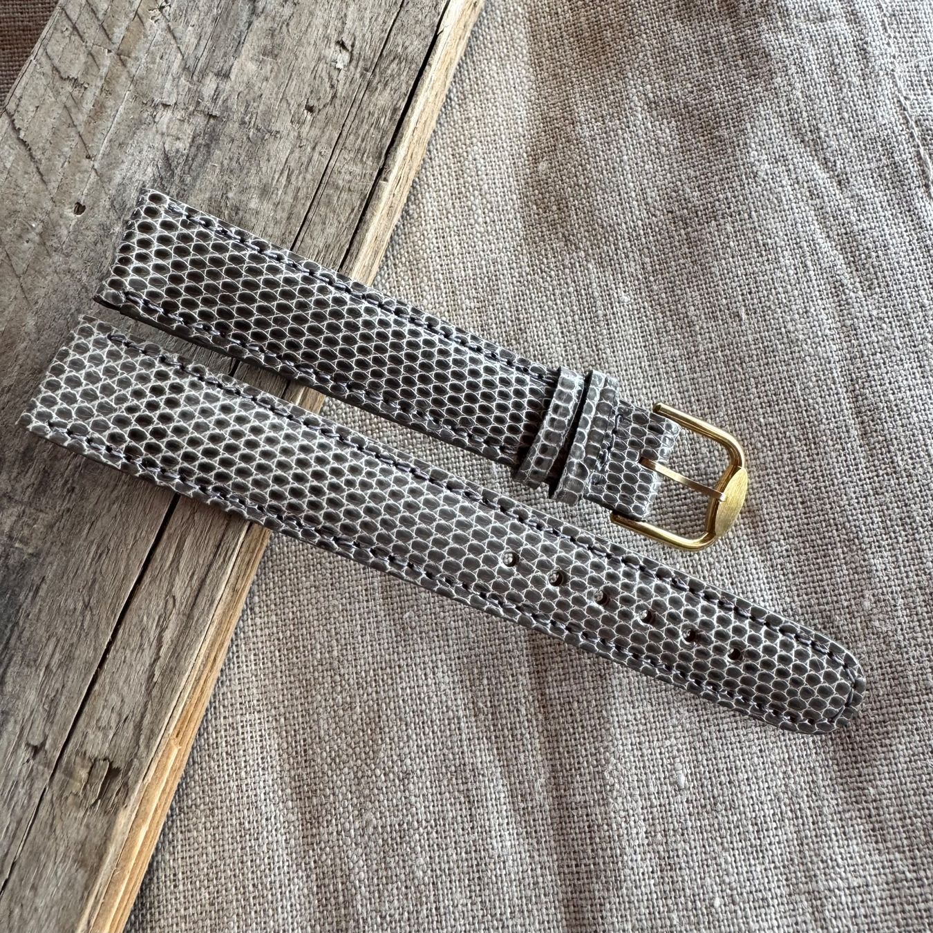 Bracciali & Braccialetti: Vintage Lizards Leather Watch Strap grey 15mm – Nuovo (secondo la descrizione) da Arzier-Le Muids venduto da Avanna