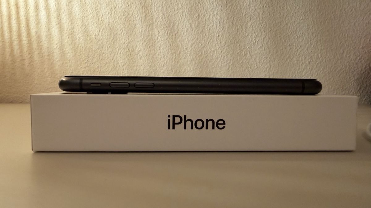 Apple Telefoni cellulari / Smartphones: iPhone 11 – Usato da Riehen venduto da kuz_v9jp 9