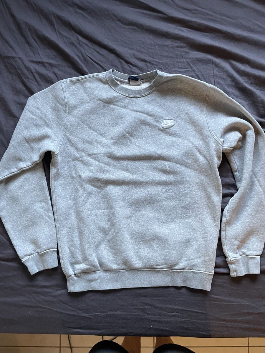 Nike Maglioni & Felpe: Nike Pullover grau Grösse S – Usato da Spreitenbach venduto da dar_26yd
