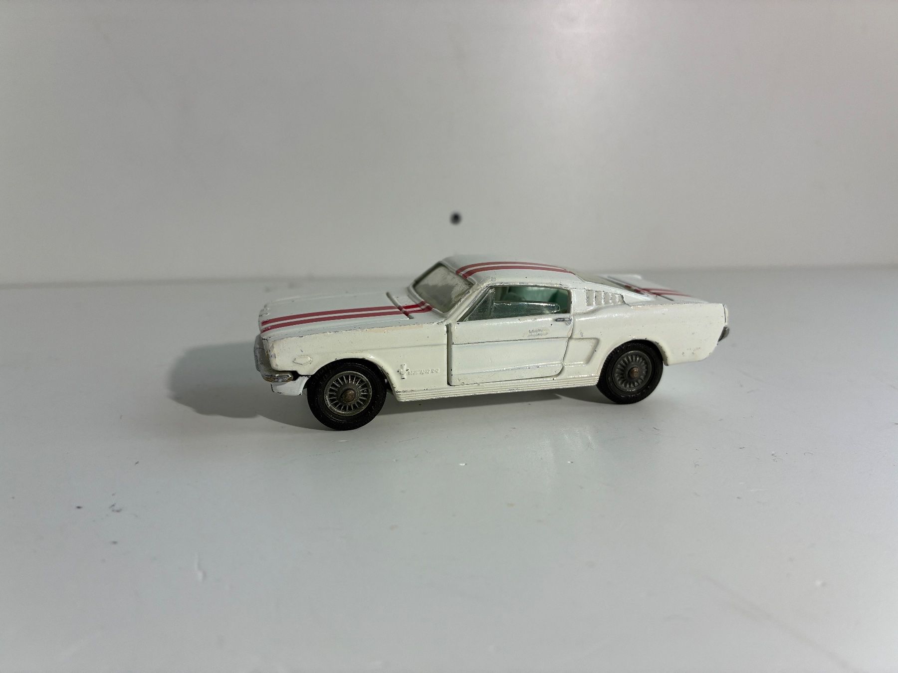Corgi Toys Modellautos: Corgi Mustang – Gebraucht aus Gümmenen von Supererland