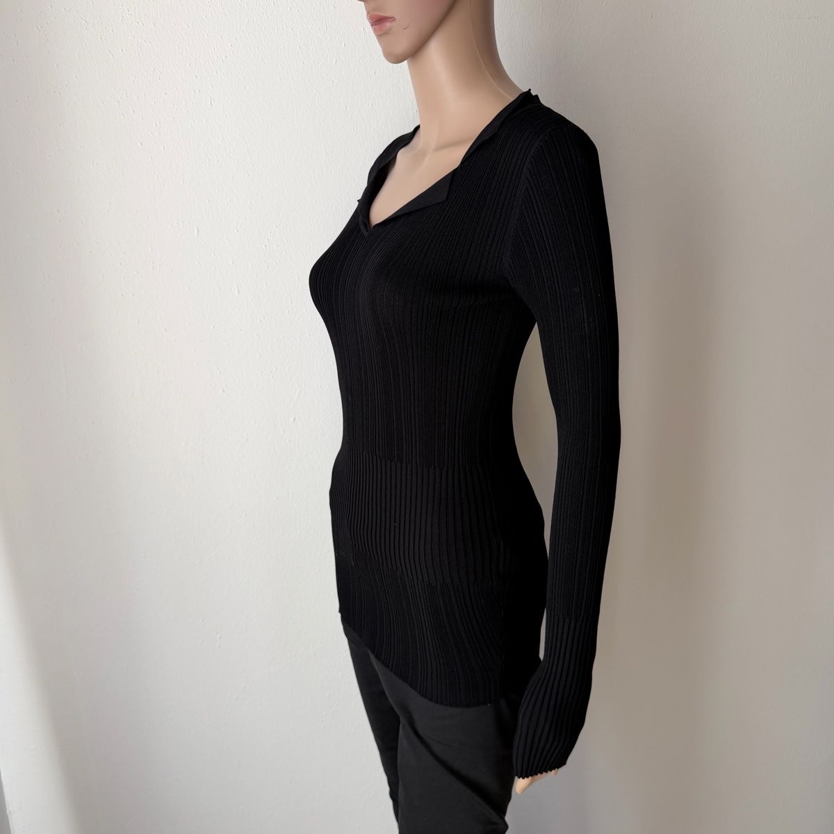 Totême Maglioni & Felpe: TOTEME Sora Top | Rippstrickpullover 🖤 – Usato da Zürich venduto da ClosetQueen 2