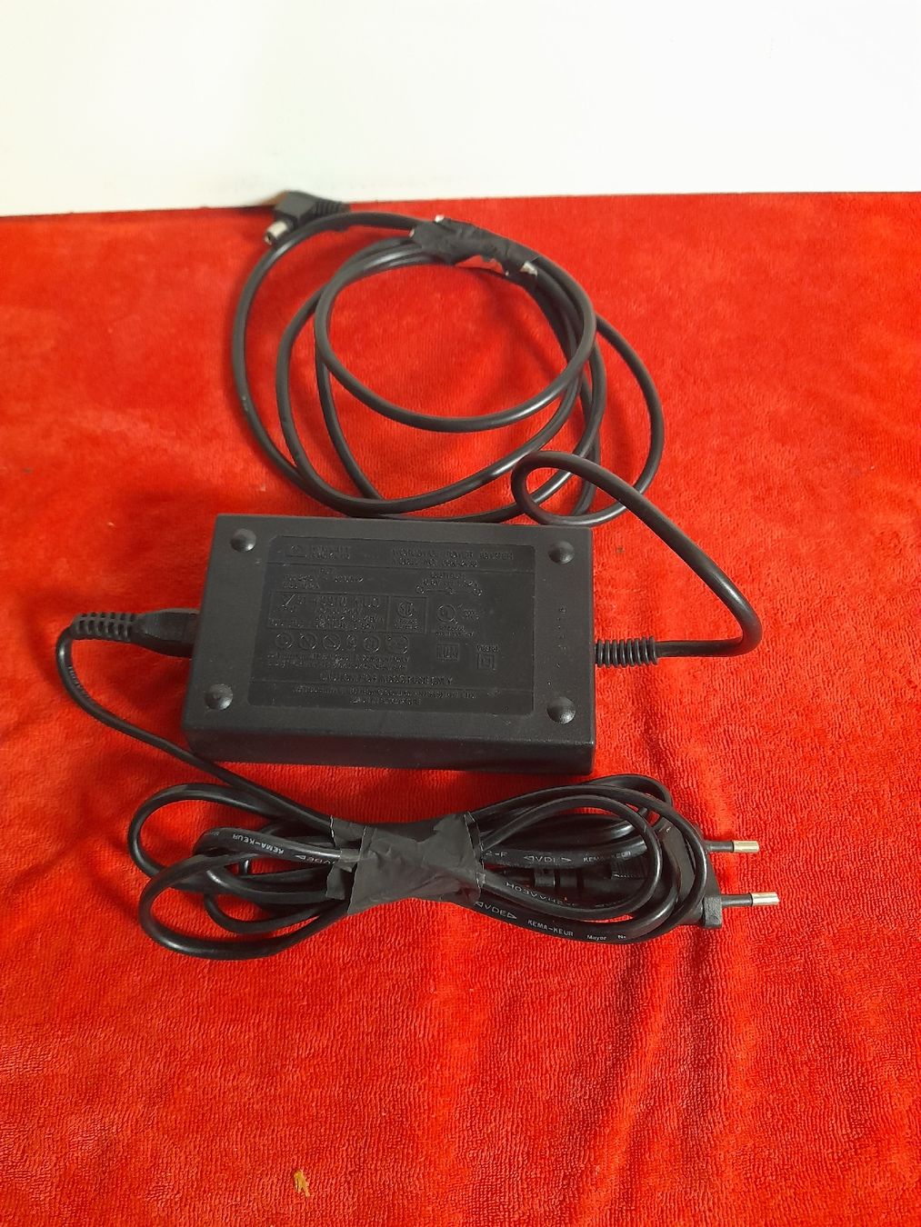 HPI Chargeur: HP Laptop-Ladegerät – D'occasion à Winterthur par Ufff512