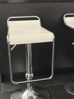 2 Barhocker weiss/chrom – höhenverstellbar