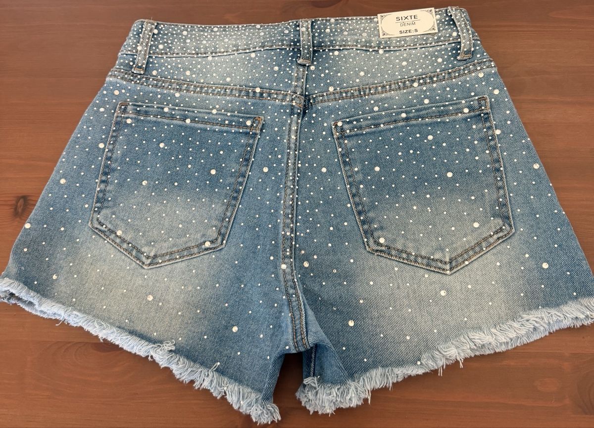 Hosen: Kurze Hosen mit Brillanten – Neu und originalverpackt aus Luzern von Arbey_romero80 1