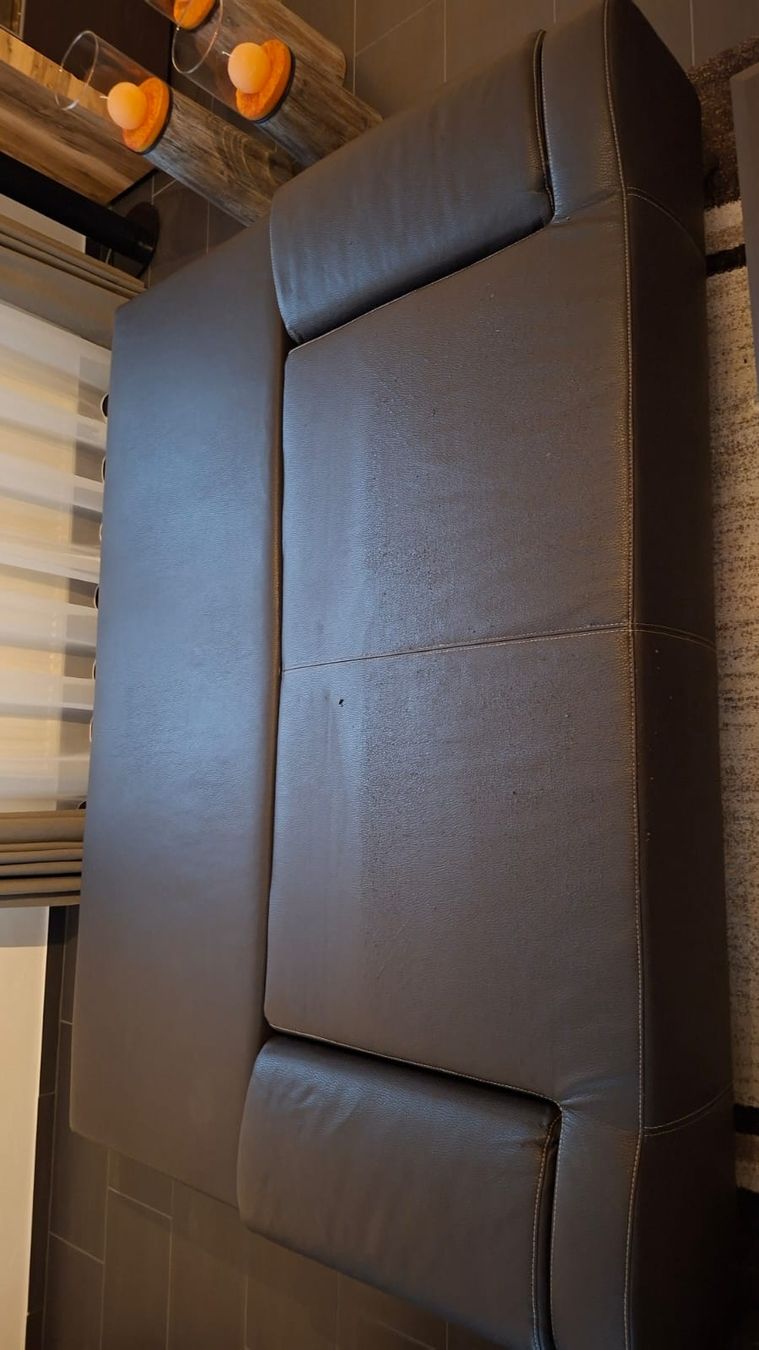 Divani: Schlafsofa aus Kunstleder – Usato da Wigoltingen venduto da blautiger 1