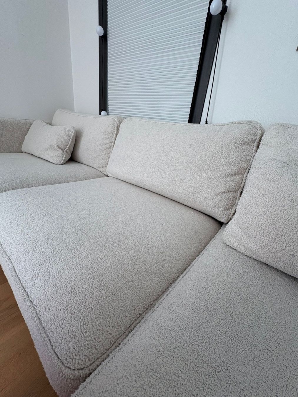 Sofas: Teddy-Optik Sofa/Couch in Creme – Gebraucht aus Einsiedeln von chiaraxlisa 5