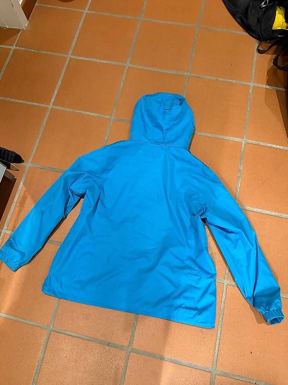Giacche: Regenjacke von VAUD (46) – Usato da Gunzwil venduto da curley85 1