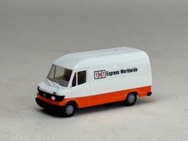 VE1- Herpa Mercedes207 D TNT Express