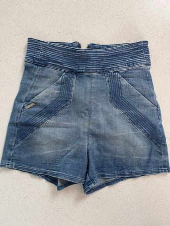 Guess High Waist Shorts / Kurze Hose Sexy Gr. 26