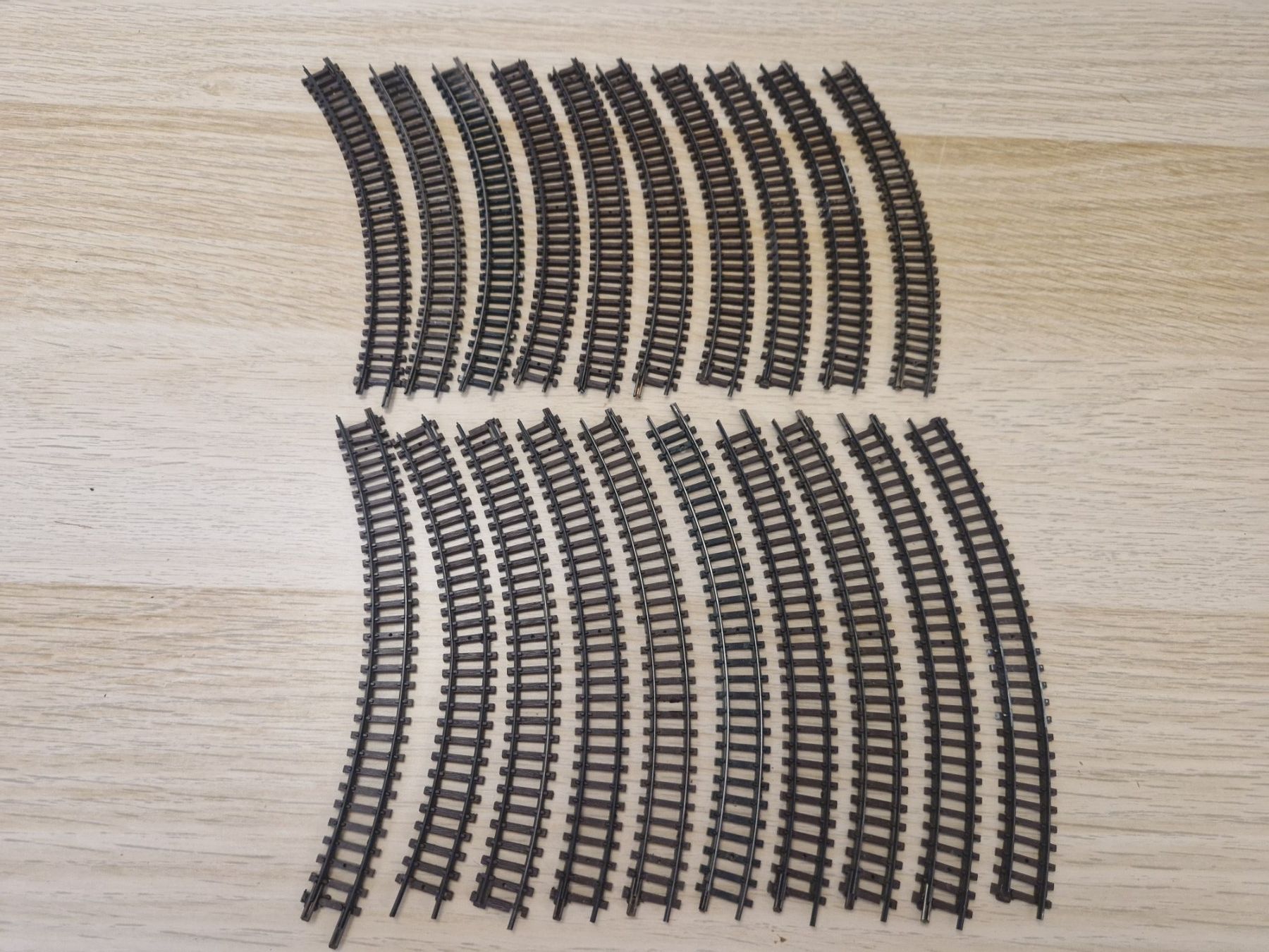 Arnold Modellini di ferrovie: Arnold N 20 x 0132 Gebogenes gleis – Usato da St-Aubin-Sauges venduto da tantome