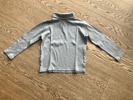 Rollkragenshirt hellgrau Grösse 110