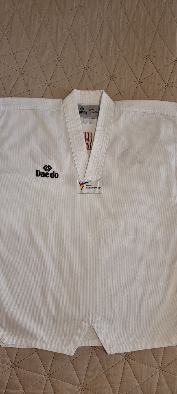 Kimono: Taekwondo kimono 140 cm – Usato da Glattpark(Opfikon) venduto da TatianaVladimirova 1