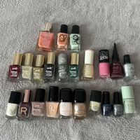 Lot de vernis à ongles variés 