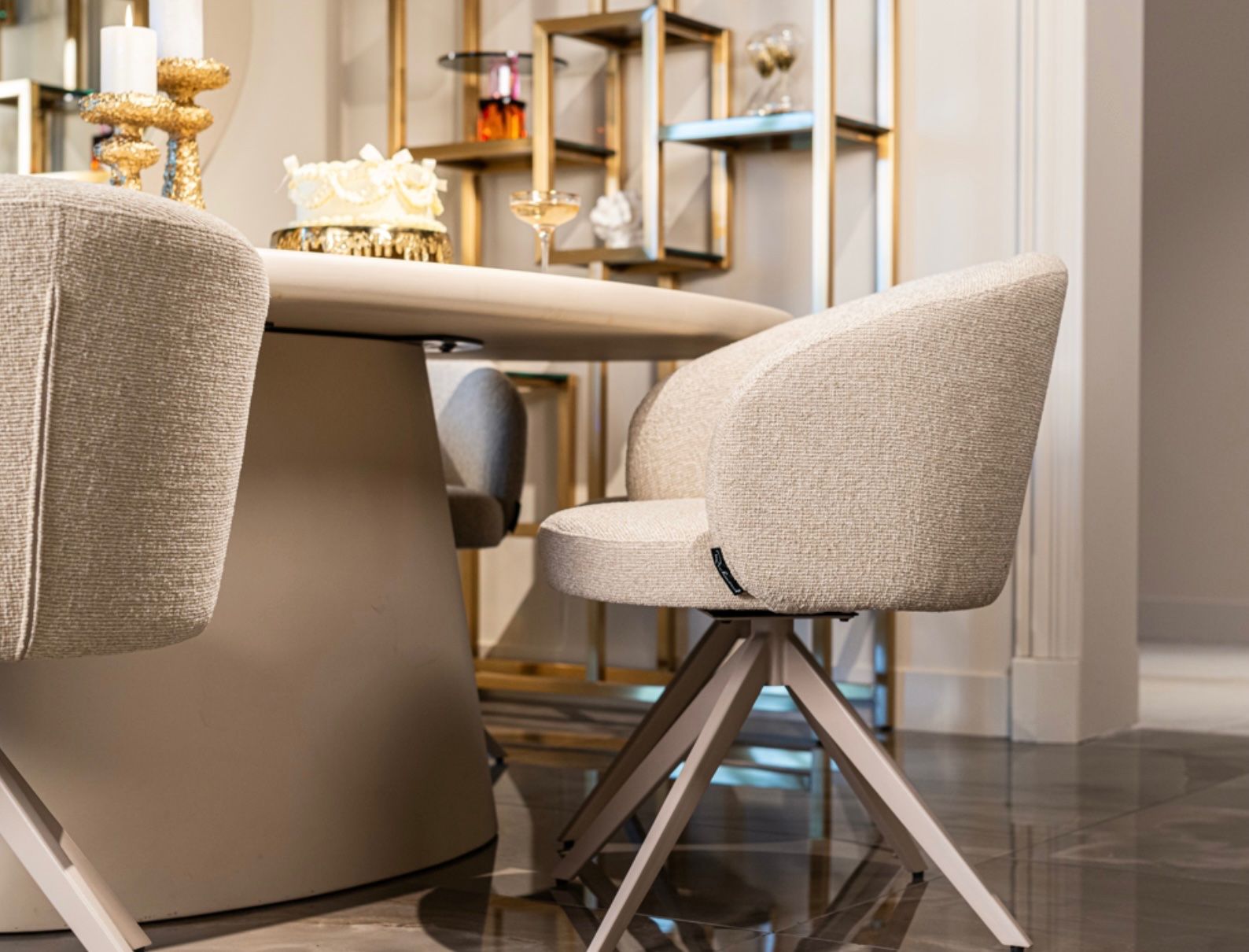 Tavoli: RICHMOND INTERIORS*Dining table Clayton beige – Nuovo e nell'imballaggio originale da Ruswil venduto da Miami-2026 6