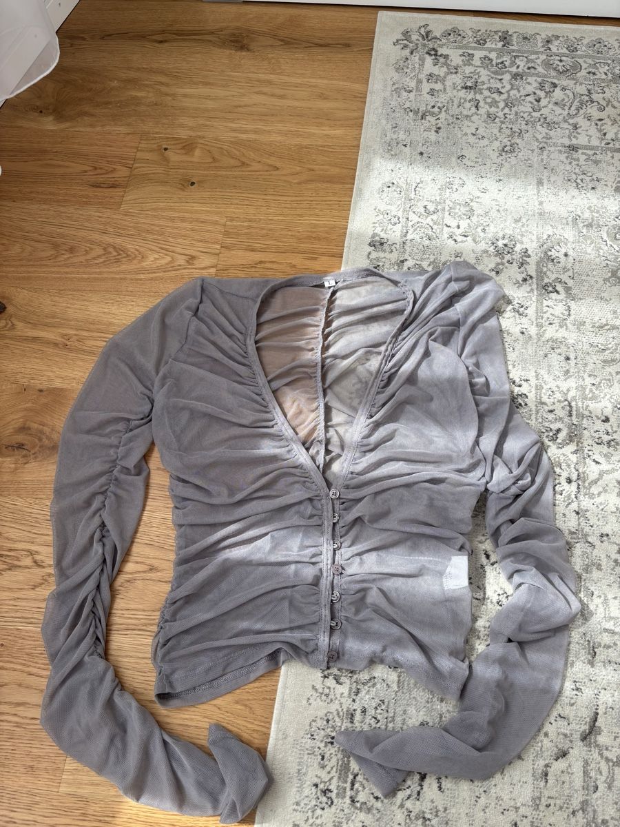 Top: NEW - Long Sleeved Top Handmade NP: 55.- – Nuovo (secondo la descrizione) da Horgen venduto da lme_8kj7 2