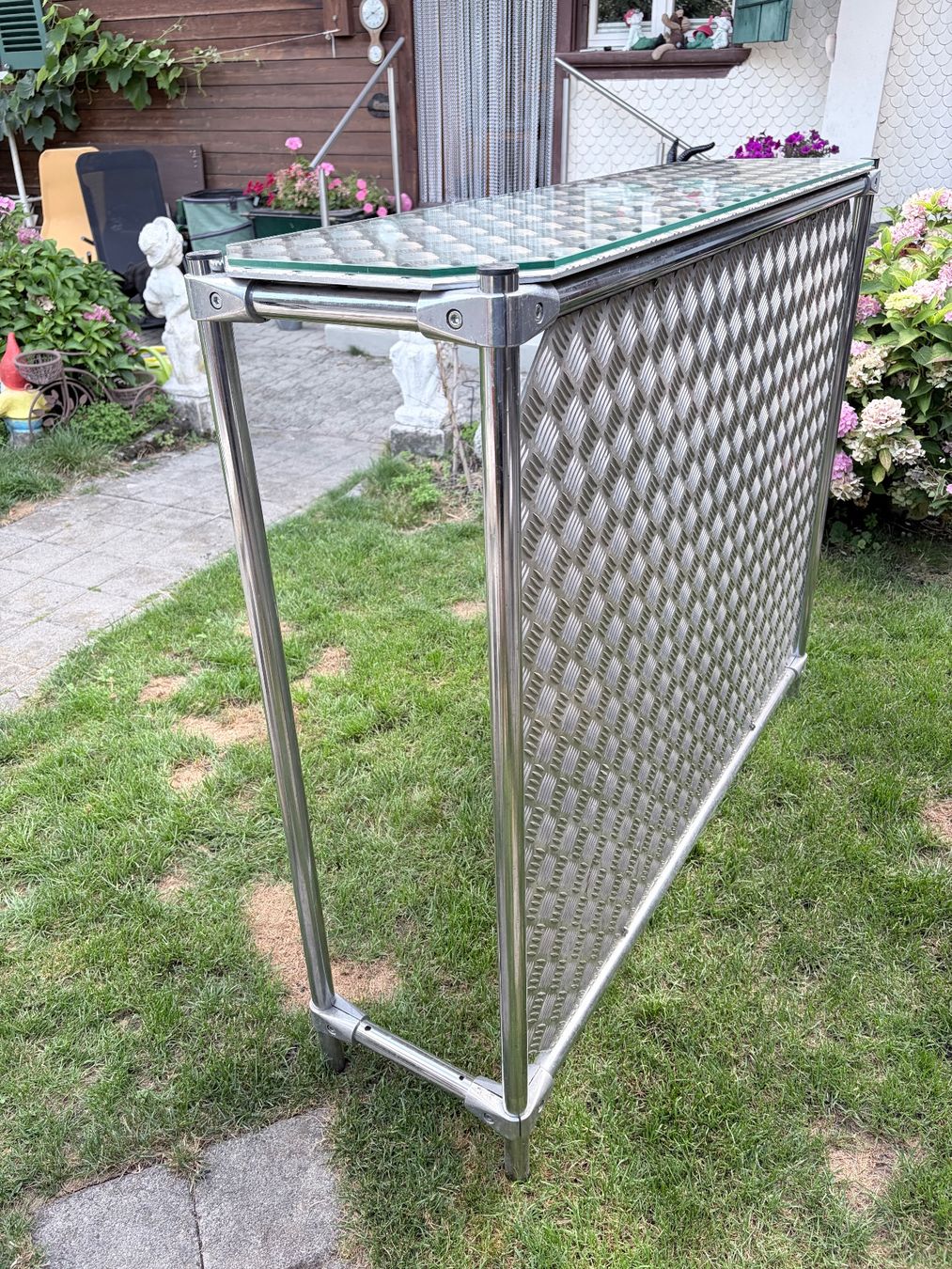 Ladenausstattungen & Messebau: Bar Metall Glas Aluminium – Gebraucht aus Zäziwil von Emlea 1