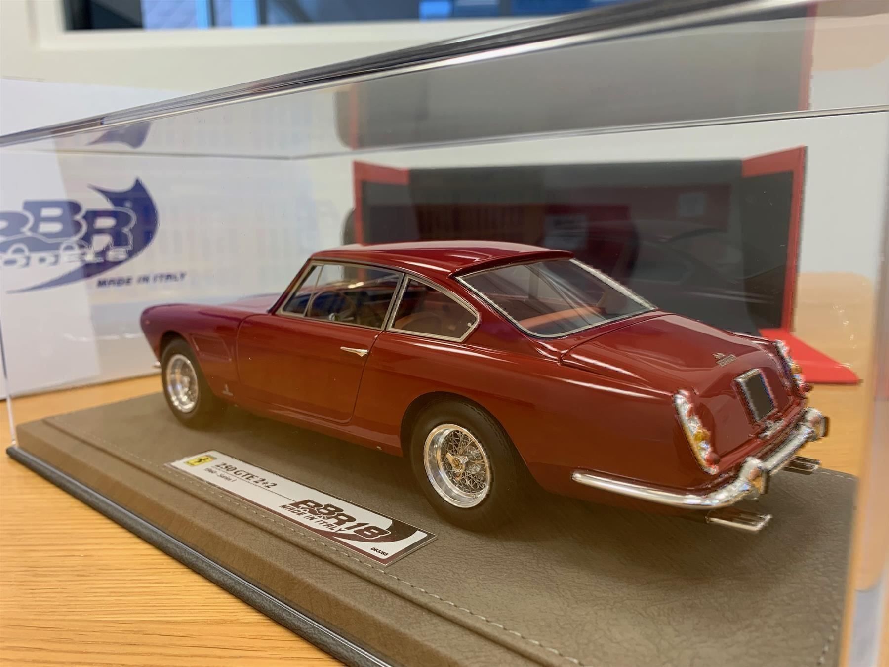 Modellautos: Ferrari  250 GTE 2+2 dunkel rot – Neu und originalverpackt aus Stein AR von Krabbe2 3
