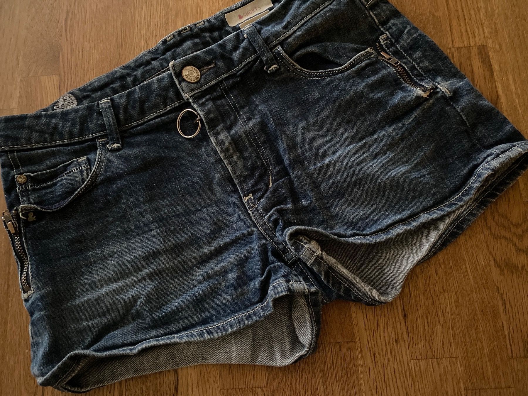 Pantaloni: Coole Jeans-Shorts, Gr 164 – Usato da Krauchthal venduto da Kiddy32