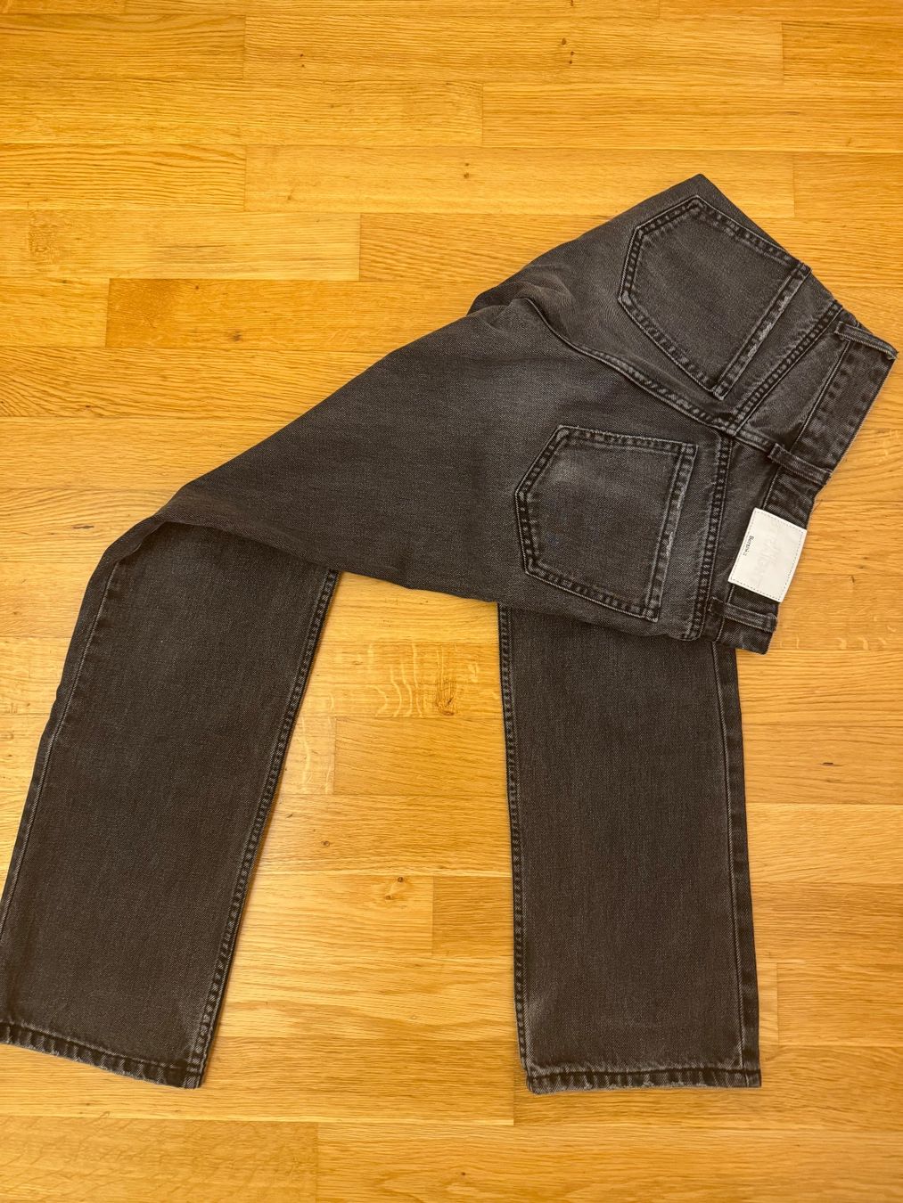 Bershka Jeans: Straightleg Jeans Damen Gr.32 – Usato da Bettlach venduto da Tradenet100 1