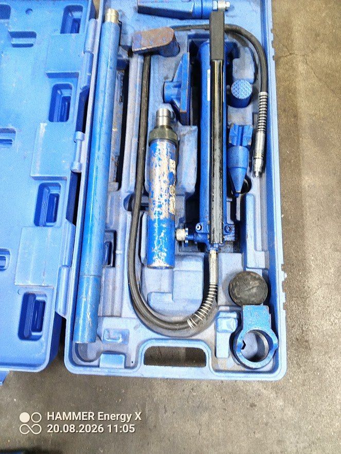 Berner Alle Werkzeuge: Carosserie Richtsatz Berner – Gebraucht aus Rünenberg von Garagelang 1