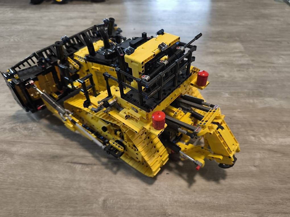Baukästen: Caterpillar D11 Lego Technic – Gebraucht aus Schönengrund von Kroko5 2