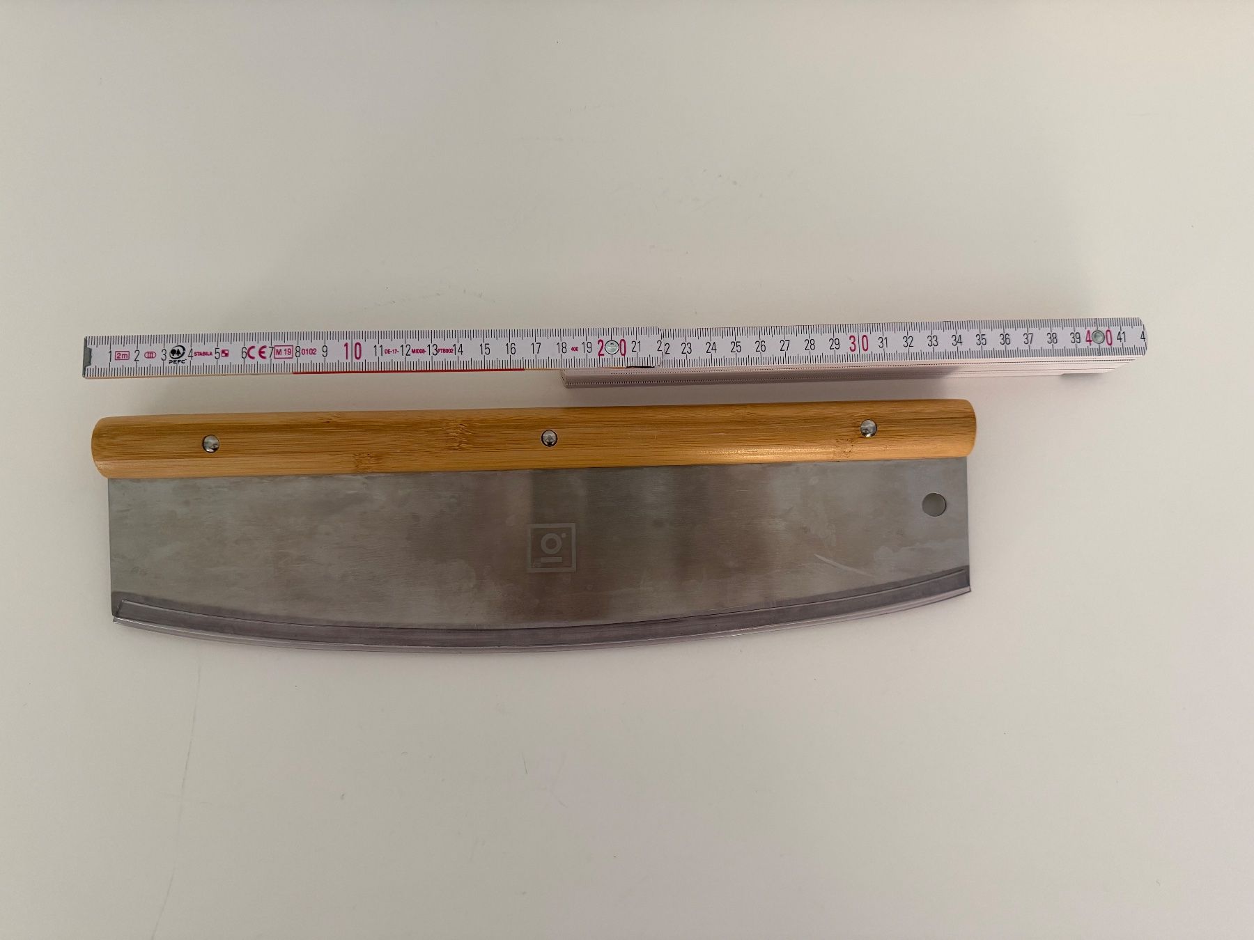 Elettrodomestici da cucina: Pizzaholzbrett und Cutter von garcon – Usato da Kilchberg ZH venduto da erbse202012 2