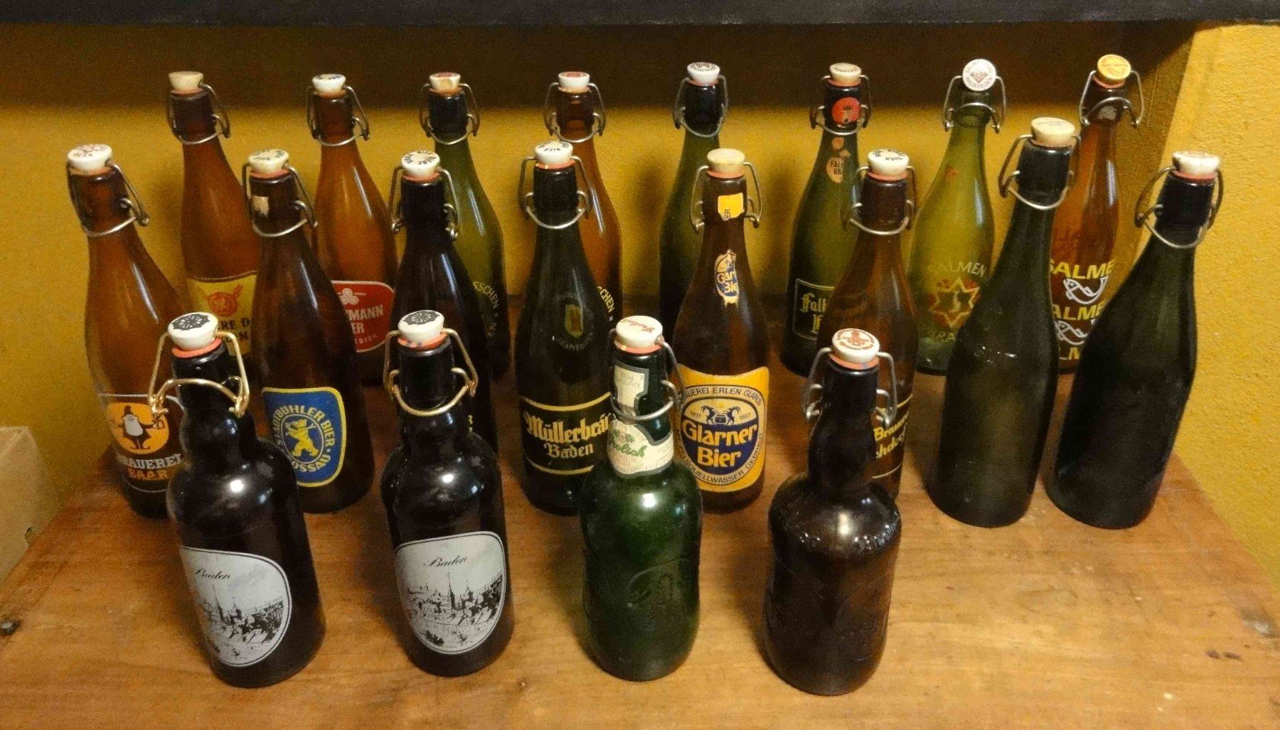 Bicchieri, Caraffe & Bottiglie: 20 Stk. Bierflaschen, vor 1990 – Usato da Wohlen AG venduto da Flusslauf