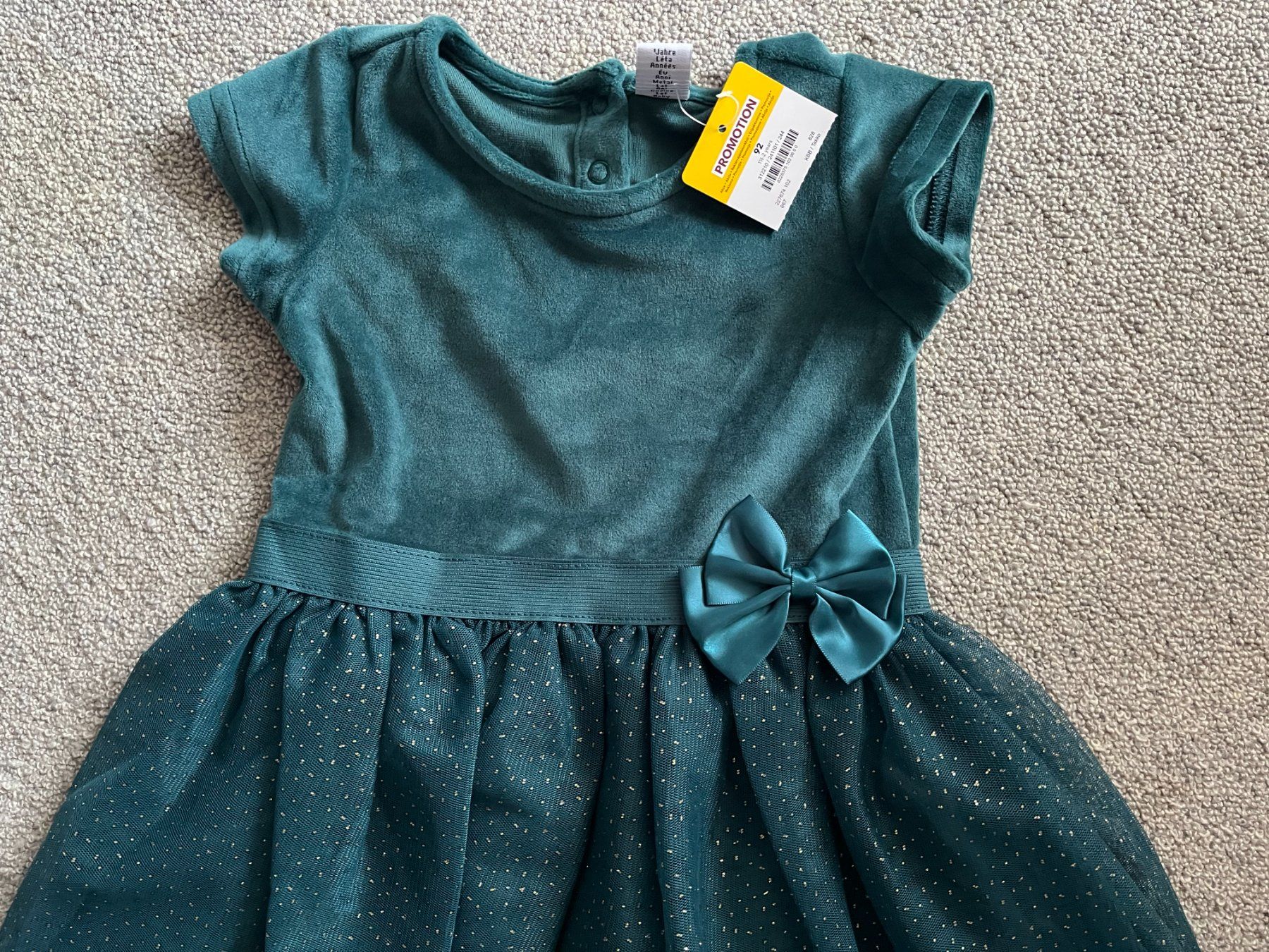 Vestiti & Gonne: Samtkleid Gr 92. Fabrikneu. – Nuovo e nell'imballaggio originale da Rekingen AG venduto da nederland1 1