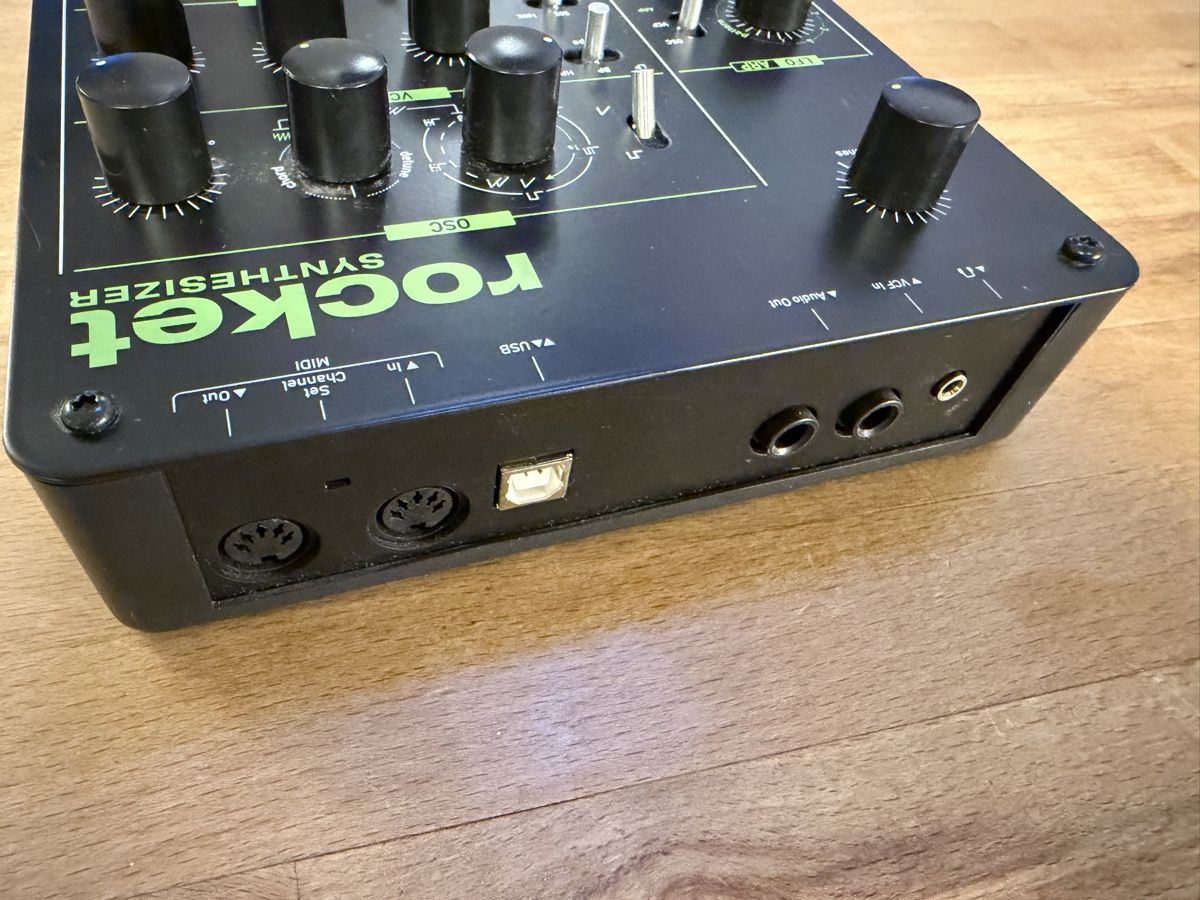 Waldorf Strumenti musicali: Waldorf Rocket Synthesizer – Nuovo (secondo la descrizione) da Küblis venduto da G-L.G 1