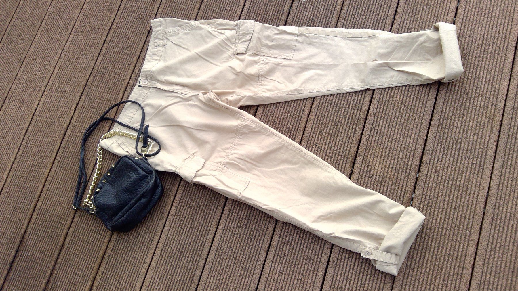 Pantaloni: Pantalon beige cargo CHICOREE, taille L/42(97,5cm) – Nuovo (secondo la descrizione) da Agiez venduto da chouchanelle