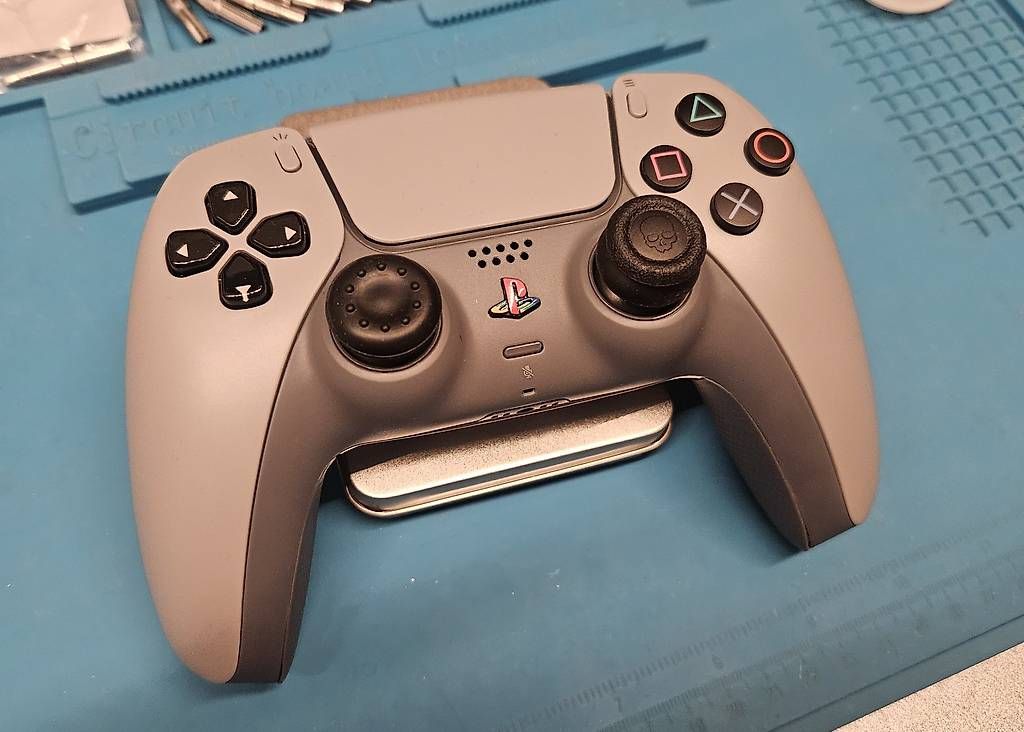 Controller: PS5 Scuf Controller Grau PS Anniversary TMR – Nuovo (secondo la descrizione) da Ebmatingen venduto da RetroVans 1