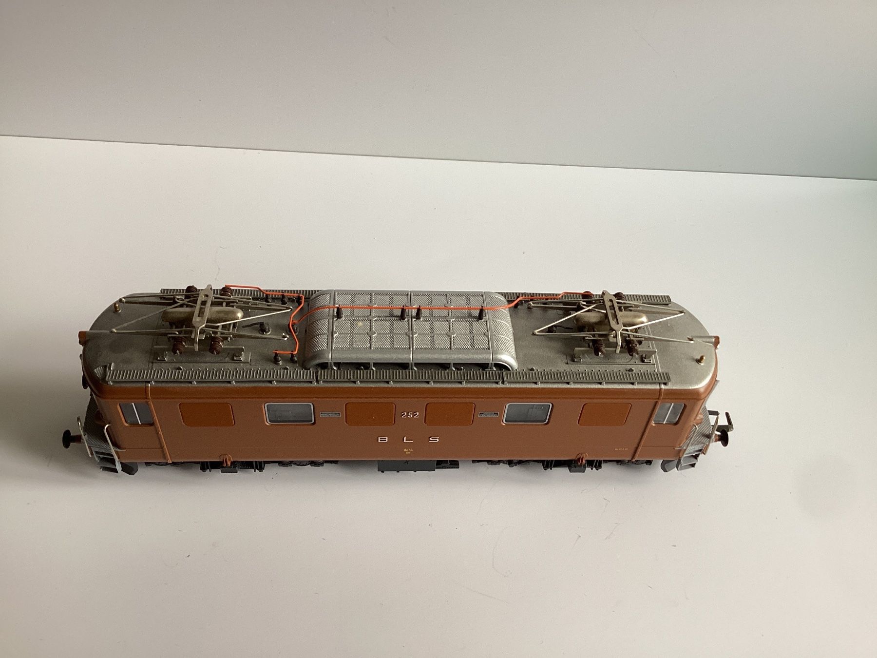 Roco Modellini di ferrovie: Roco 63883 BLS Ae 4/4 252 H0 1:87 – Usato da Effretikon venduto da simtek_de 1