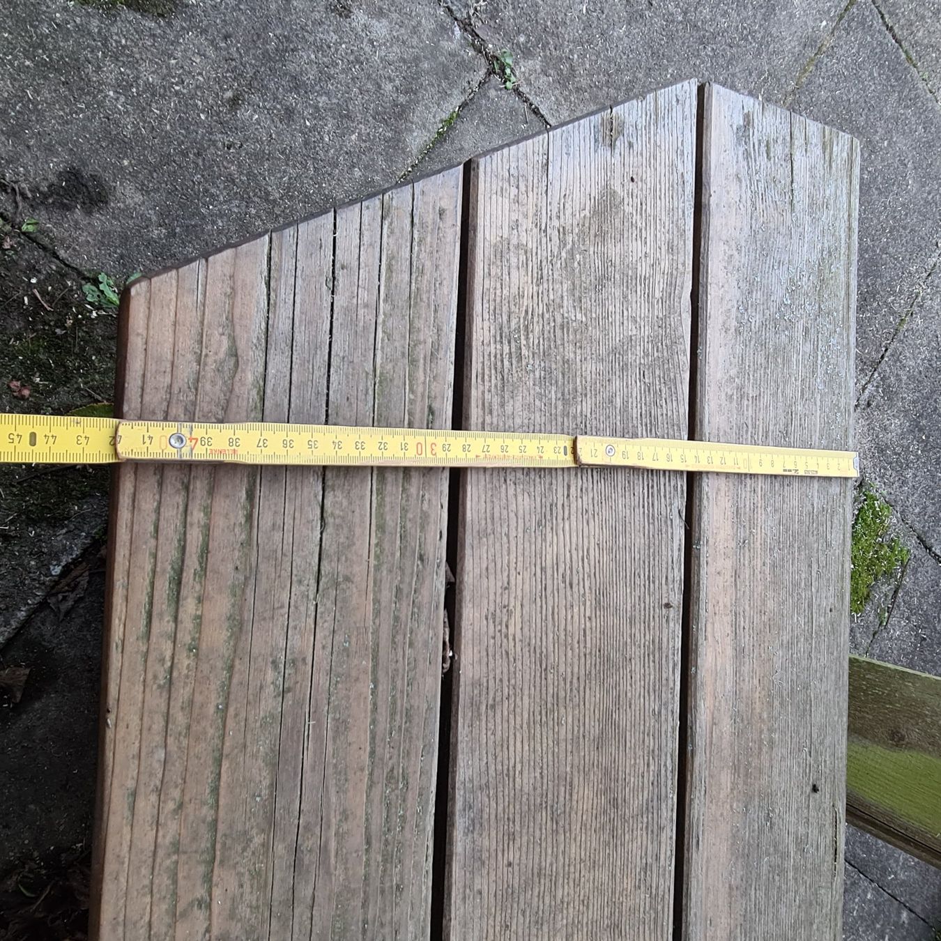 Tischset: 6 Eckiger Holztisch mit Bänken – Gebraucht aus Meinisberg von festival032 4