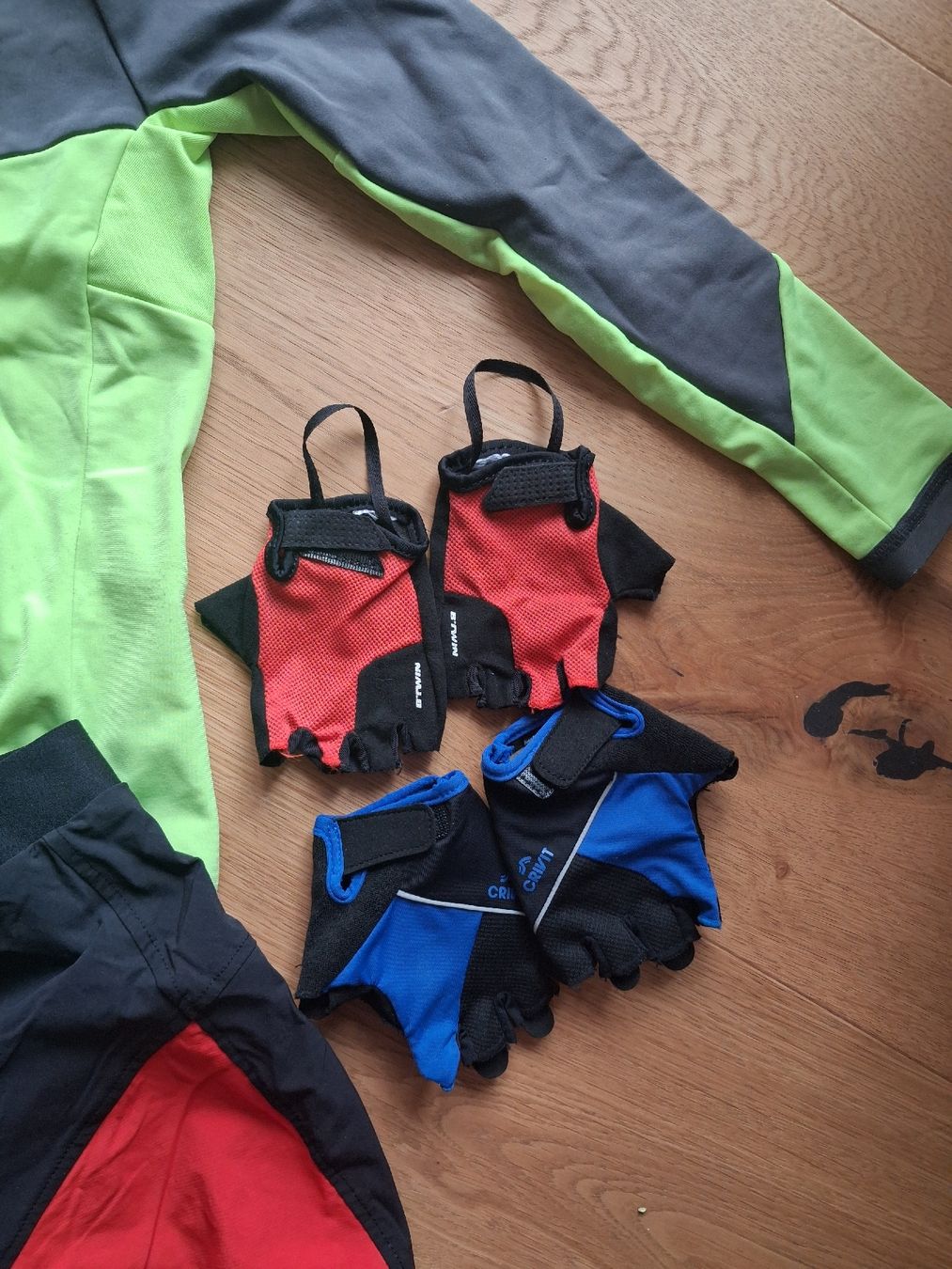 Decathlon Kleiderpakete & -sets: Veloset f. Kinder Gr. 134/140 – Gebraucht aus Thalwil von myandine 4